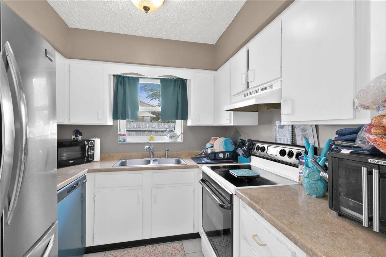 956 SE Browning Avenue, Port Saint Lucie, FL 34983 Photo