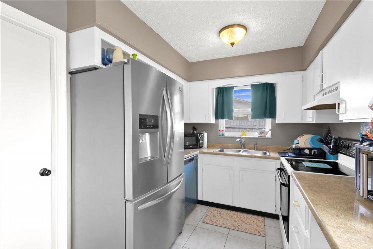 956 SE Browning Avenue, Port Saint Lucie, FL 34983 Photo