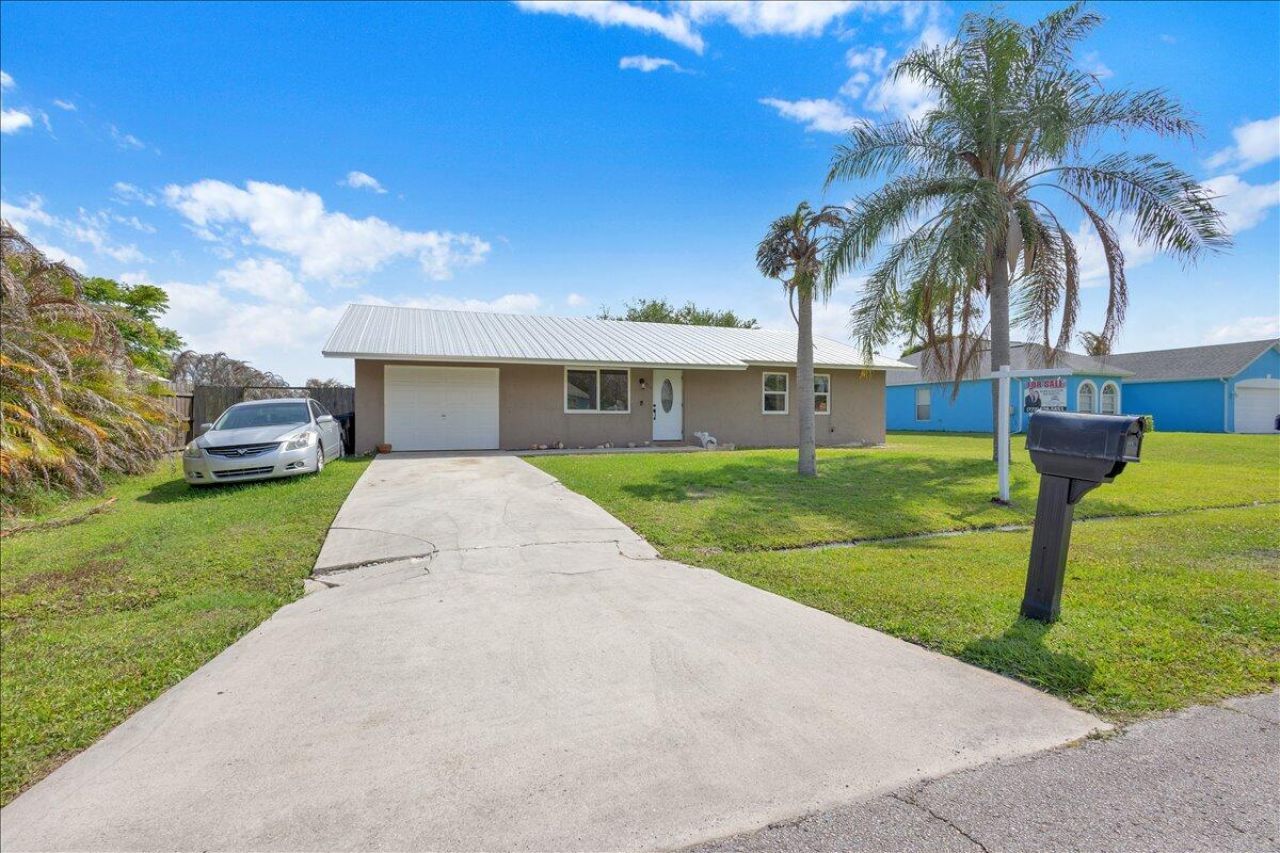 956 SE Browning Avenue, Port Saint Lucie, FL 34983 Photo