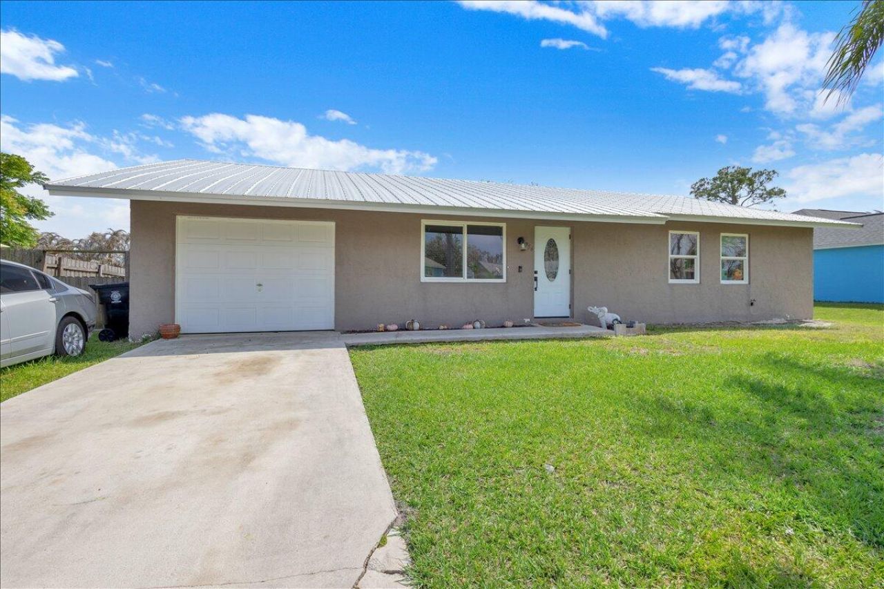 956 SE Browning Avenue, Port Saint Lucie, FL 34983 Photo