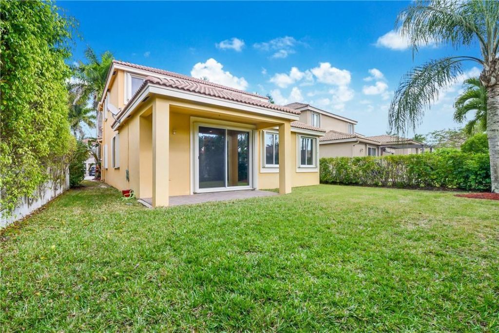 627 Conservation Drive, Weston, FL 33327 Photo