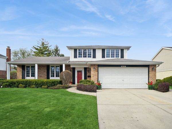 3712 Winnetka Road , Glenview, IL 60026
