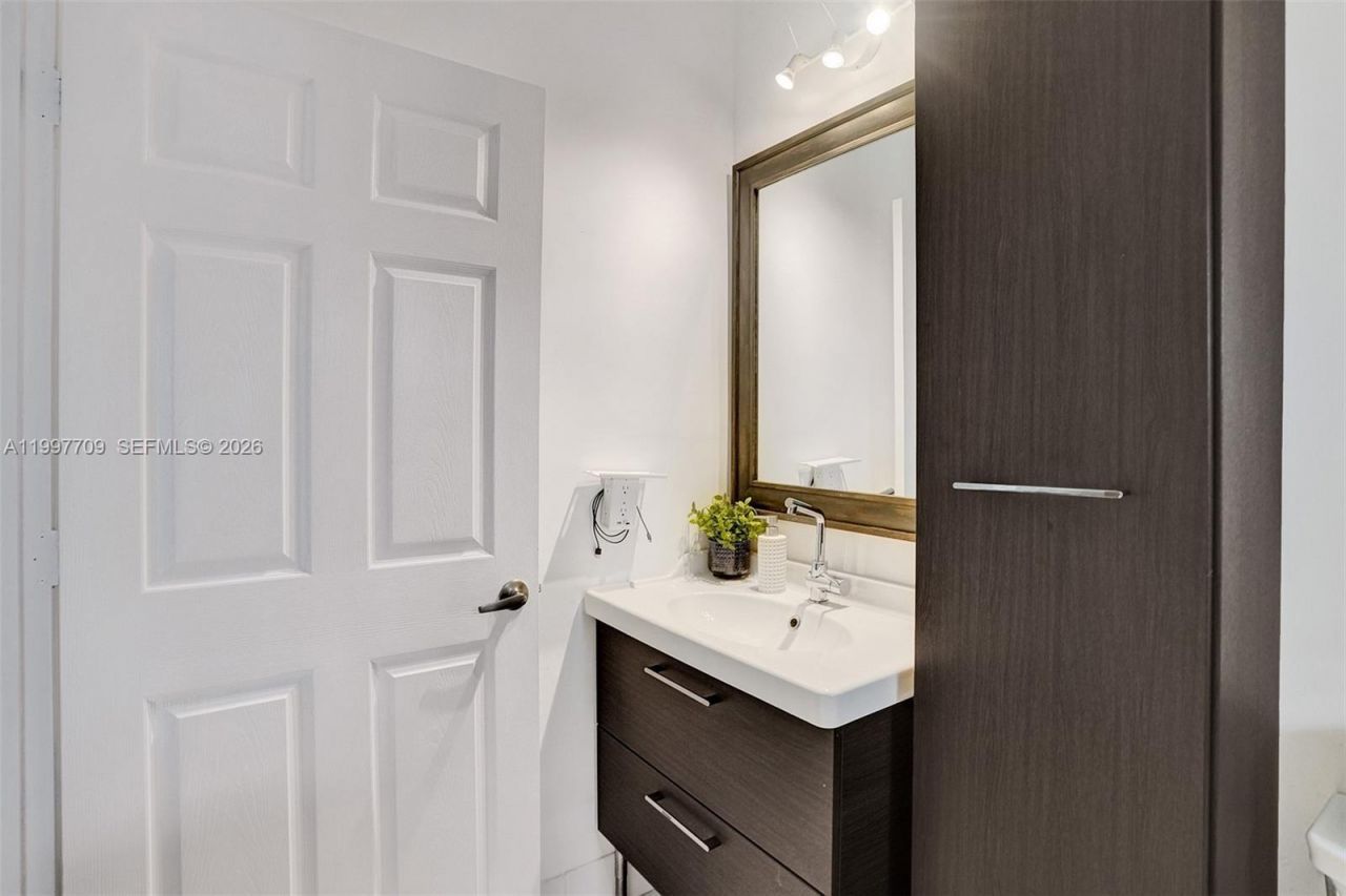 4102 Sapphire Ter, Weston, FL 33331 Photo