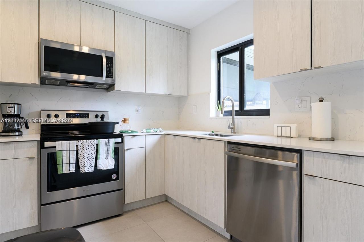 5981 SW 13th Ter , West Miami, FL 33144 Photo