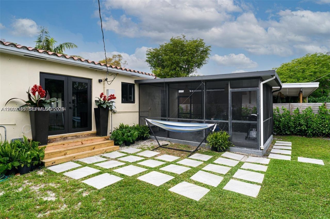 5981 SW 13th Ter , West Miami, FL 33144 Photo