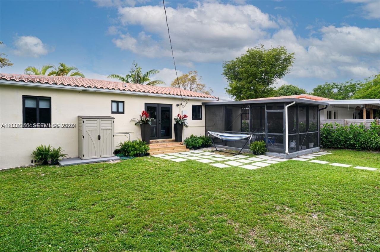 5981 SW 13th Ter , West Miami, FL 33144 Photo