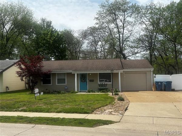 12249 Bennington Place , Maryland Heights, MO 63043