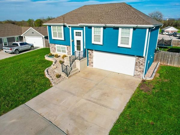 105 Lisa Avenue, Lathrop, MO 64465