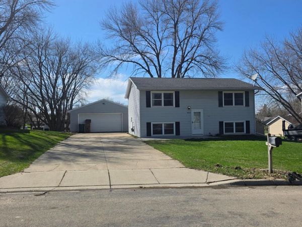 1617 Crystal Drive, Albert Lea, MN 56007