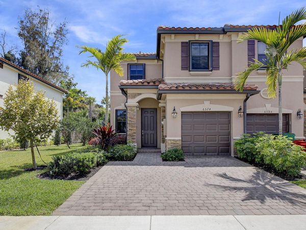 6574 S Anise Court, Davie, FL 33314