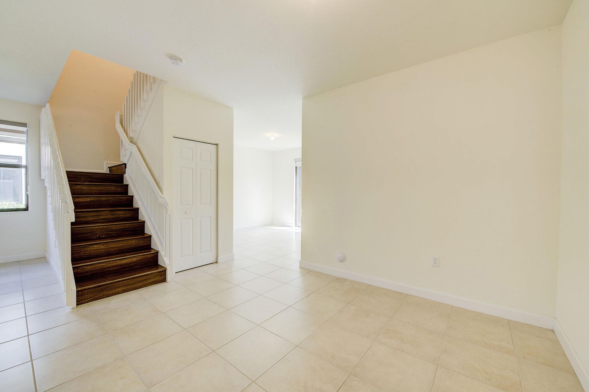 6574 S Anise Court, Davie, FL 33314 Photo