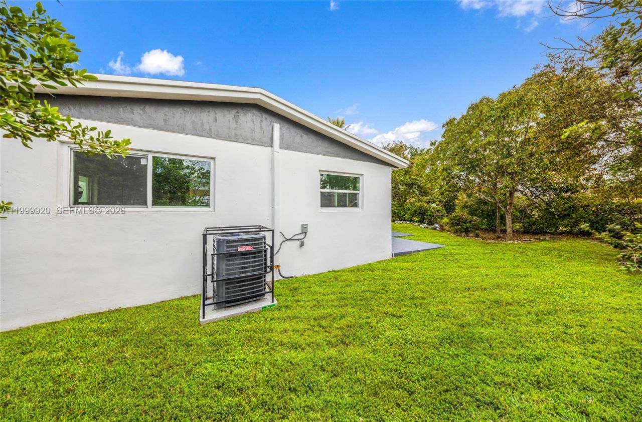 1260 NW 188th St, Miami Gardens, FL 33169 Photo