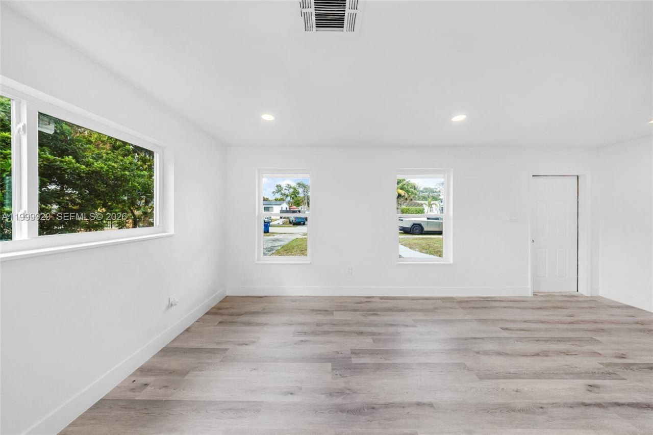 1260 NW 188th St, Miami Gardens, FL 33169 Photo