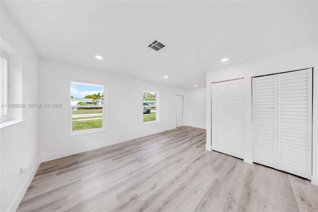 1260 NW 188th St, Miami Gardens, FL 33169 Photo