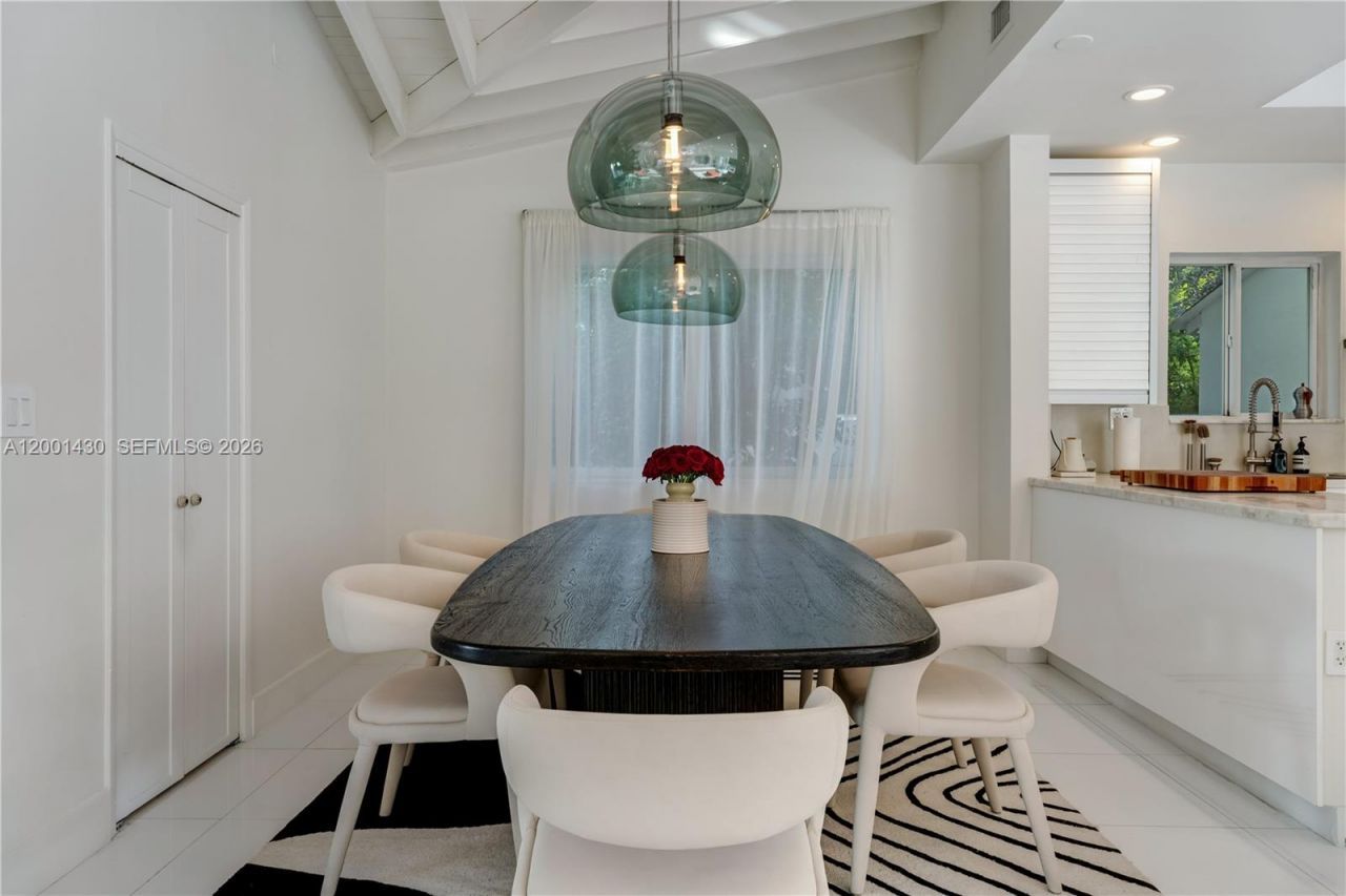 7501 W Adventure Ave, North Bay Village, FL 33141 Photo