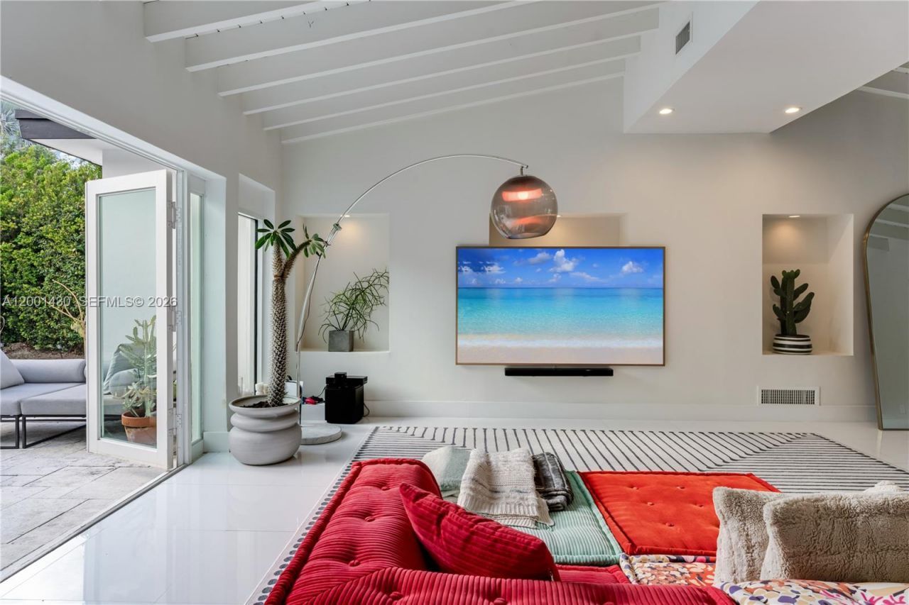 7501 W Adventure Ave, North Bay Village, FL 33141 Photo