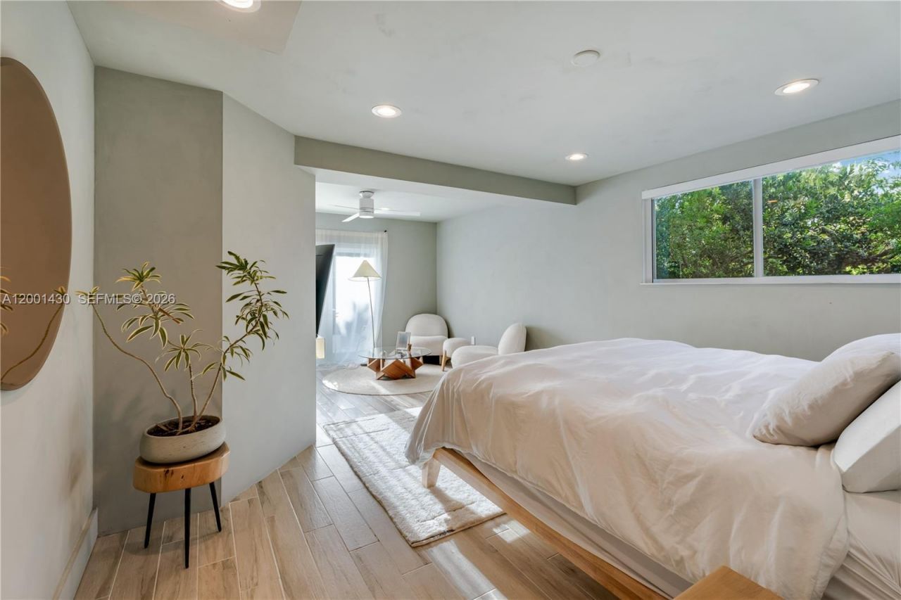 7501 W Adventure Ave, North Bay Village, FL 33141 Photo