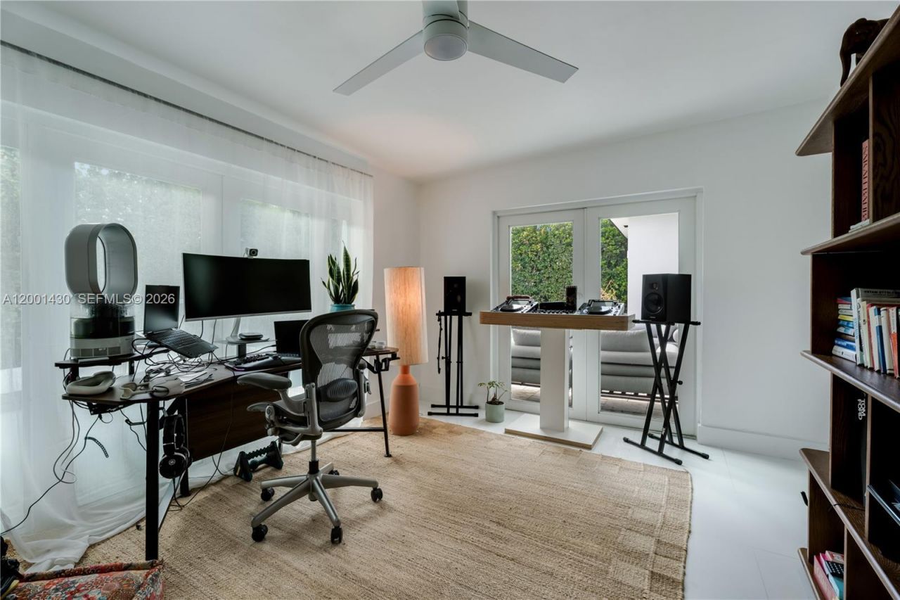 7501 W Adventure Ave, North Bay Village, FL 33141 Photo