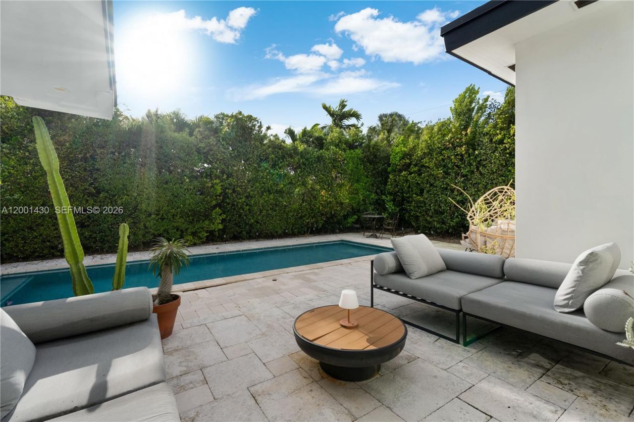 7501 W Adventure Ave, North Bay Village, FL 33141 Photo