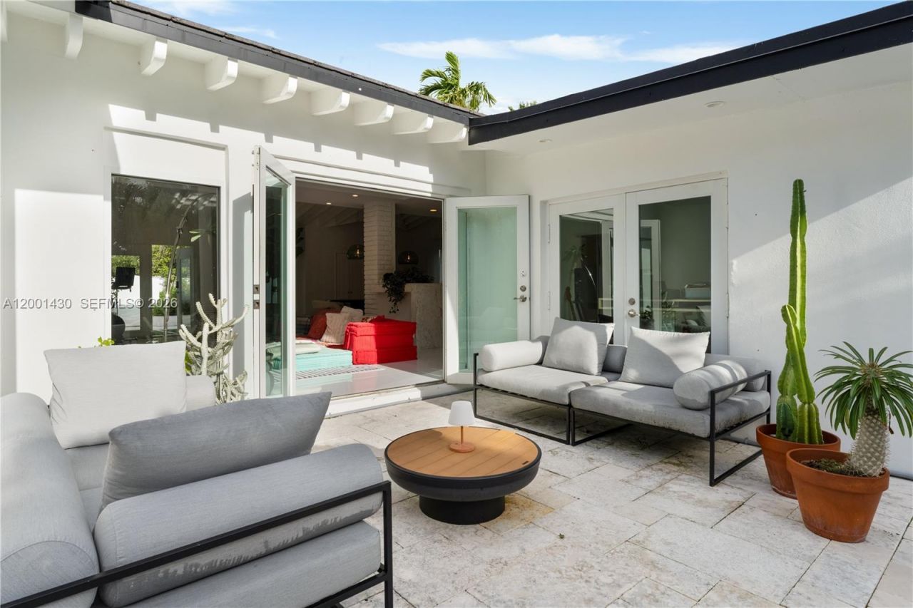 7501 W Adventure Ave, North Bay Village, FL 33141 Photo