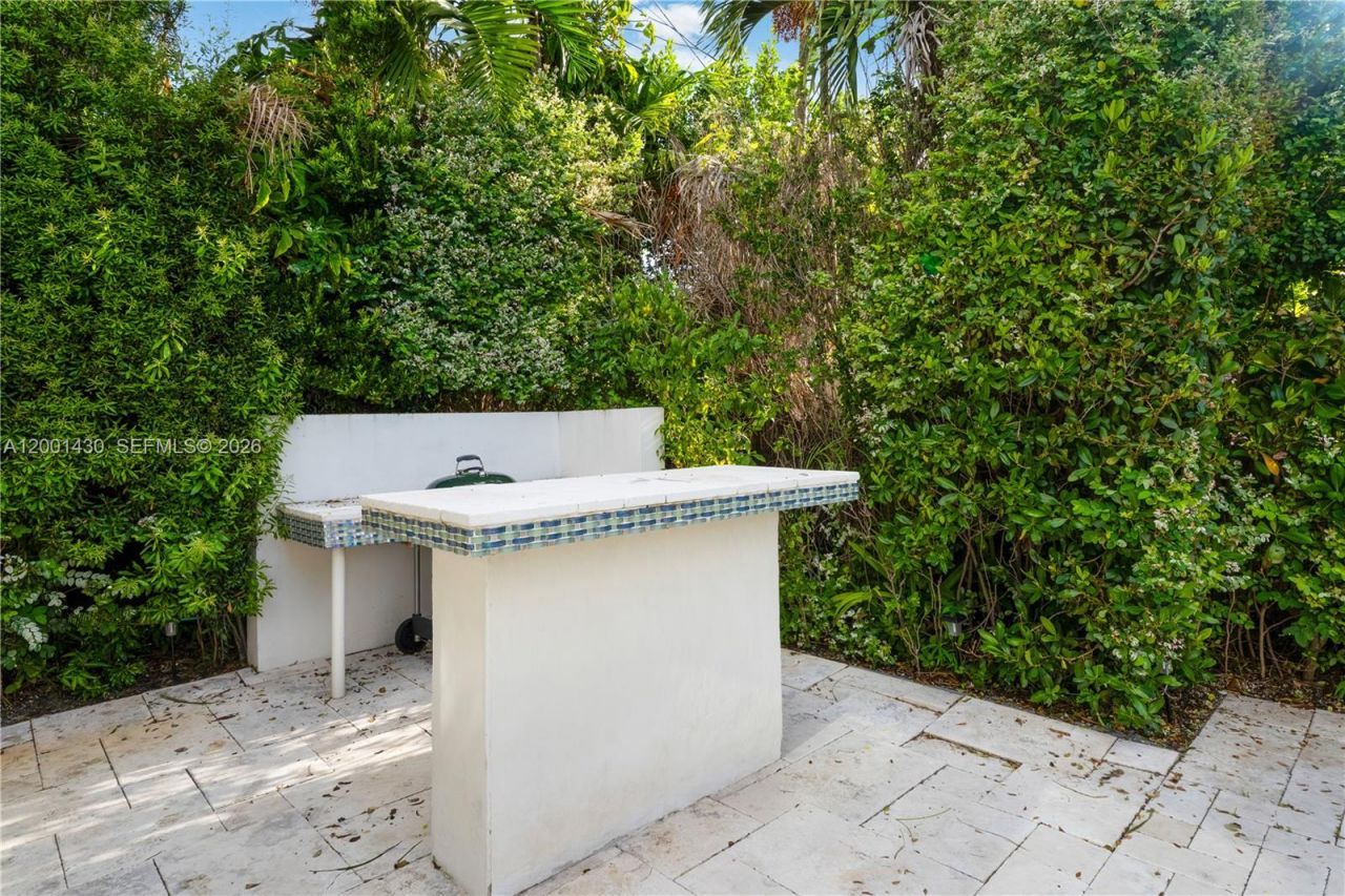 7501 W Adventure Ave, North Bay Village, FL 33141 Photo