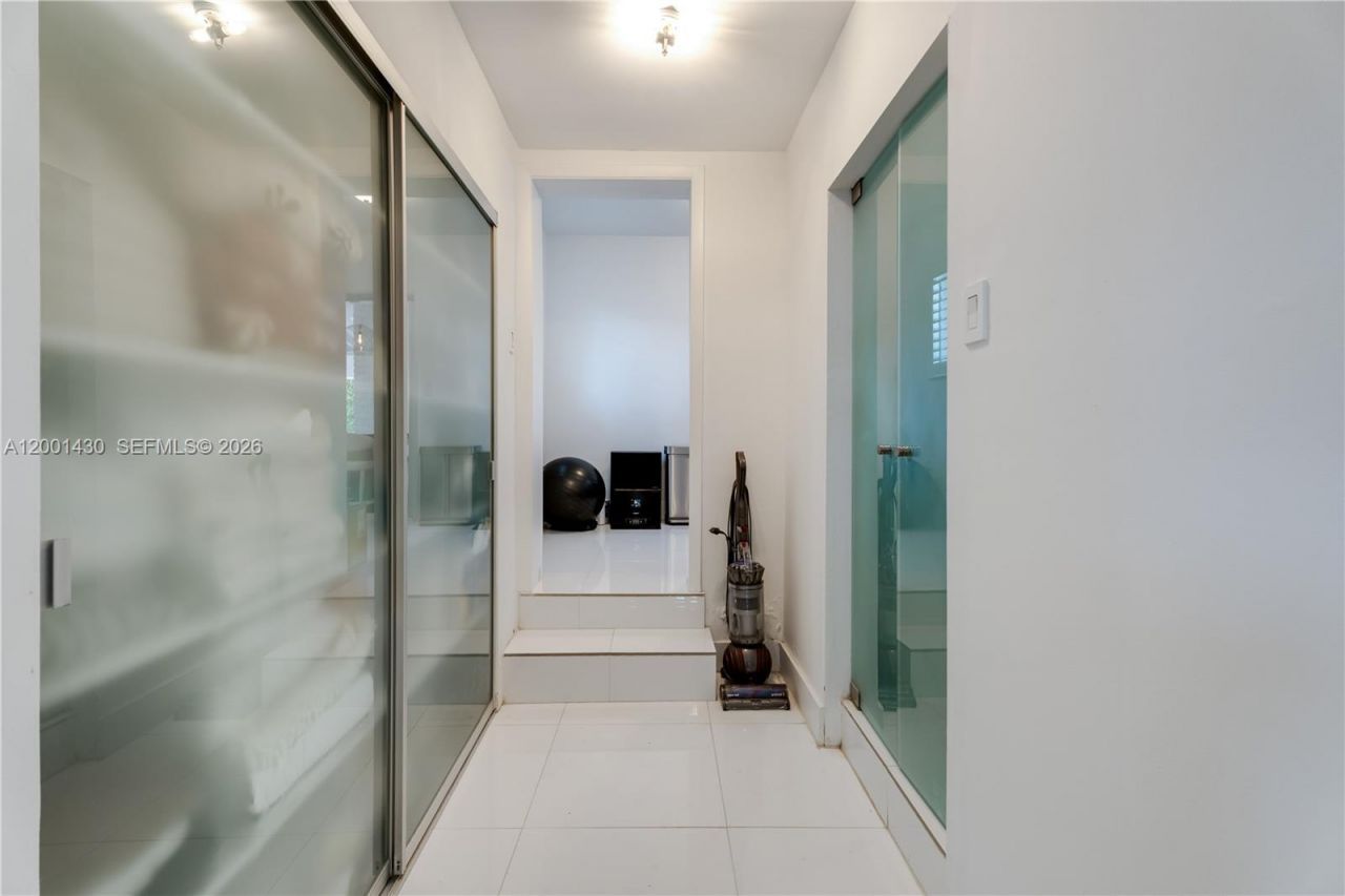 7501 W Adventure Ave, North Bay Village, FL 33141 Photo