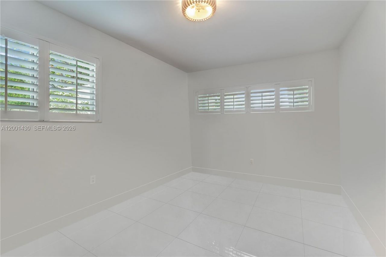 7501 W Adventure Ave, North Bay Village, FL 33141 Photo