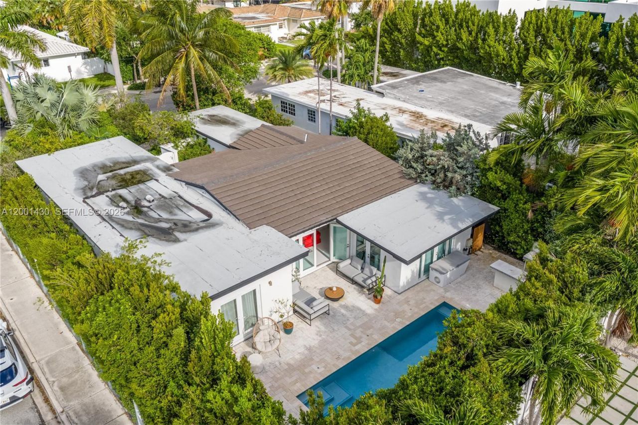 7501 W Adventure Ave, North Bay Village, FL 33141 Photo