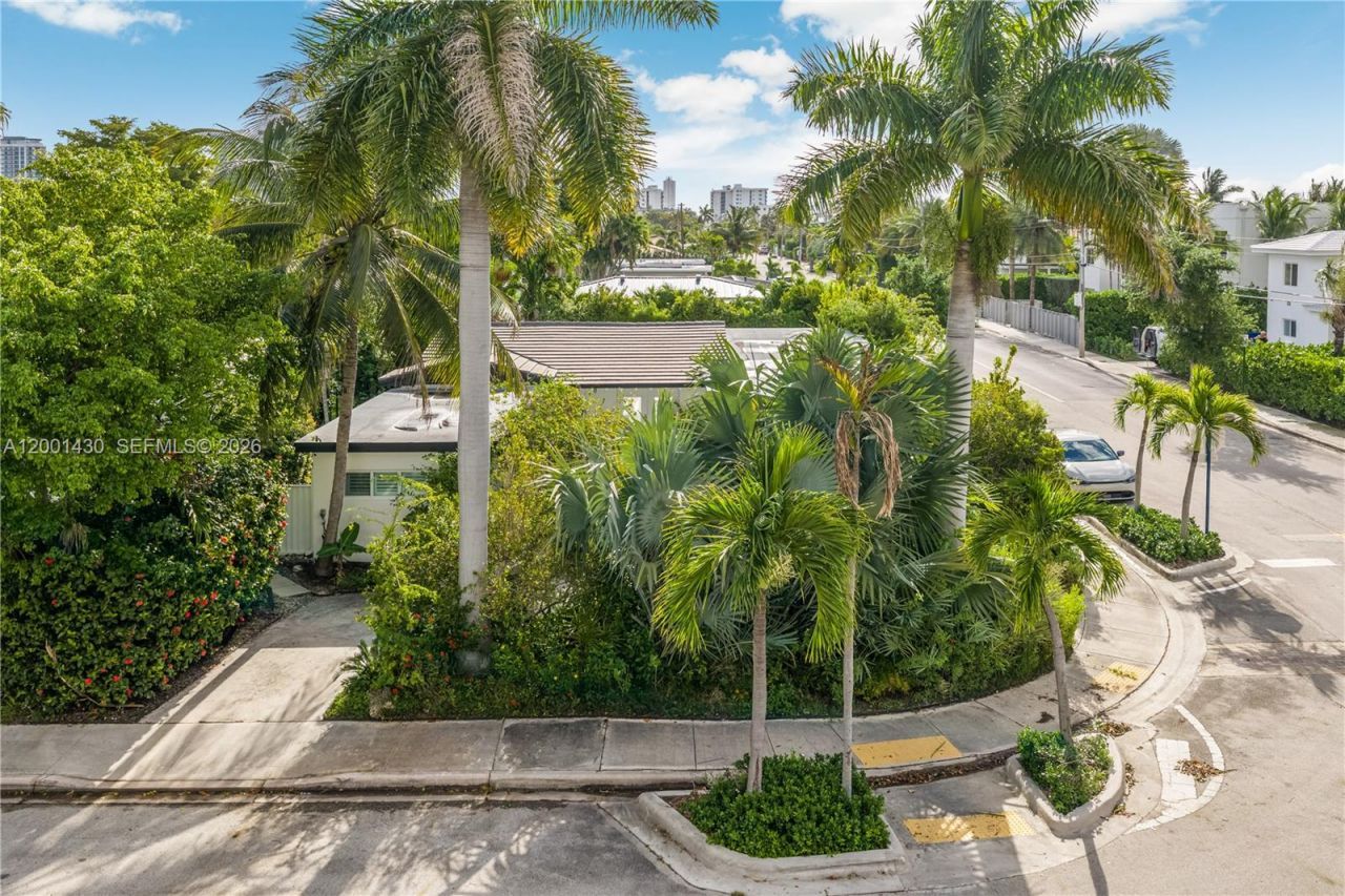 7501 W Adventure Ave, North Bay Village, FL 33141 Photo