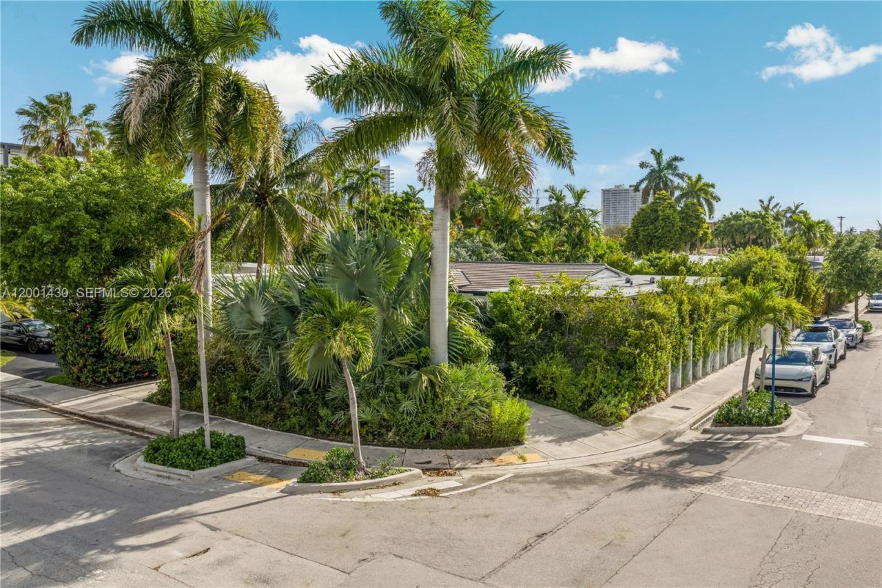 7501 W Adventure Ave, North Bay Village, FL 33141 Photo