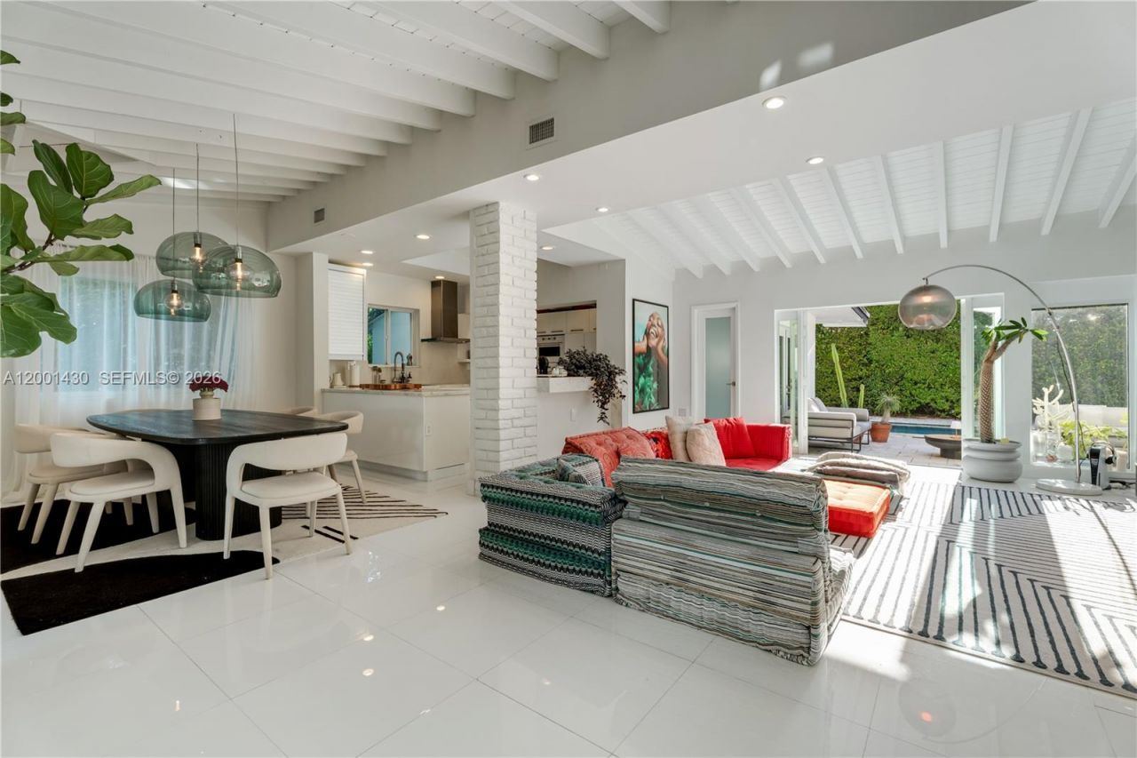 7501 W Adventure Ave, North Bay Village, FL 33141 Photo