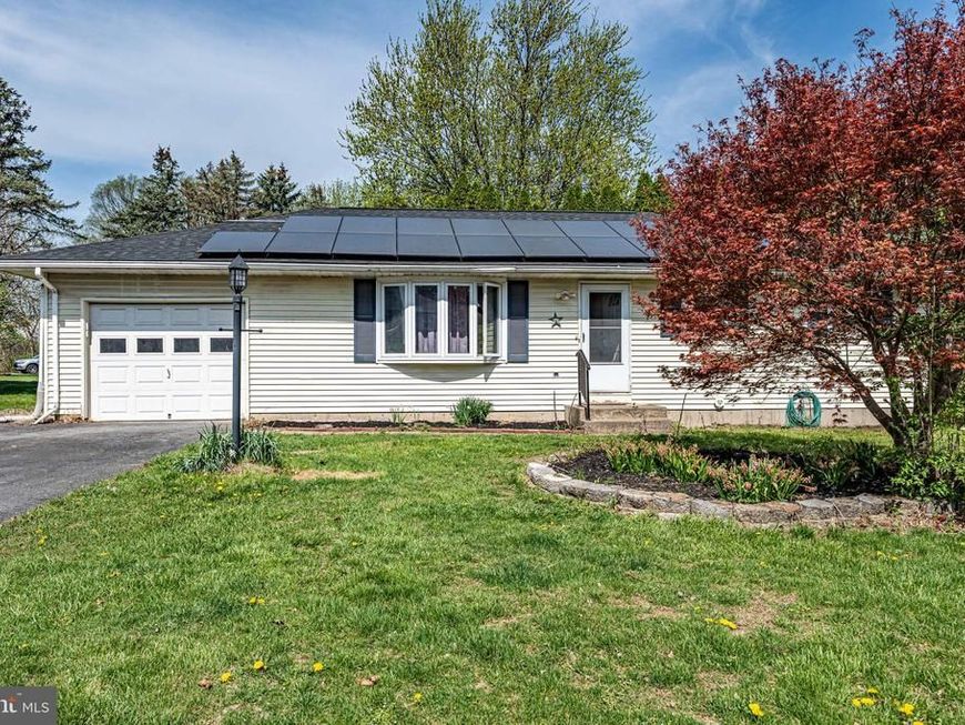 8 Babbling Brook Road, Easton, PA 18045 Main Photo