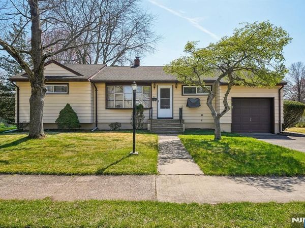 31 Michael Drive, WAYNE, NJ 07470