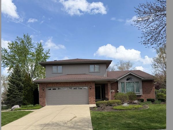 21147 Hunter Woods Drive, Frankfort, IL 60423