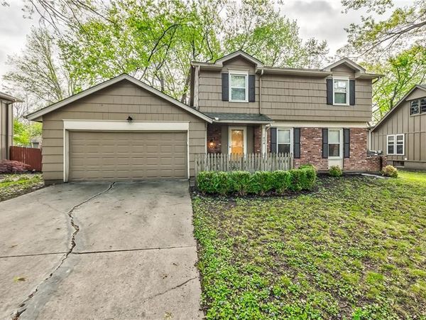 404 S Winterbrooke Drive, Olathe, KS 66062