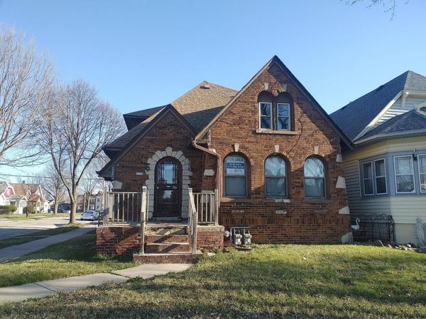 2330 W Hope AVENUE, Milwaukee, WI 53209