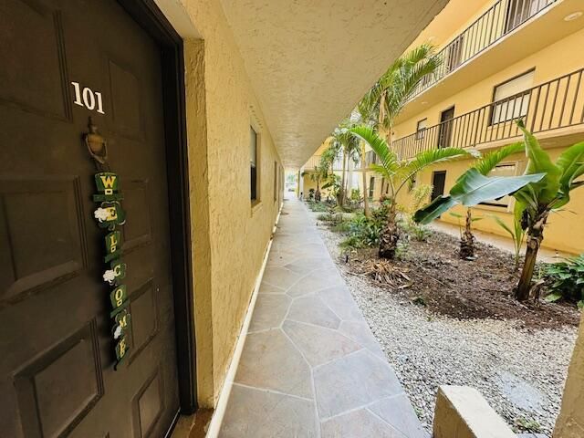 890 N Federal Highway, Unit 101, Lantana, FL 33462 Photo
