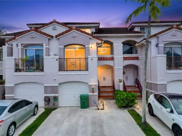 10101 SW 154th Cir Ct, Unit 107, Miami, FL 33196