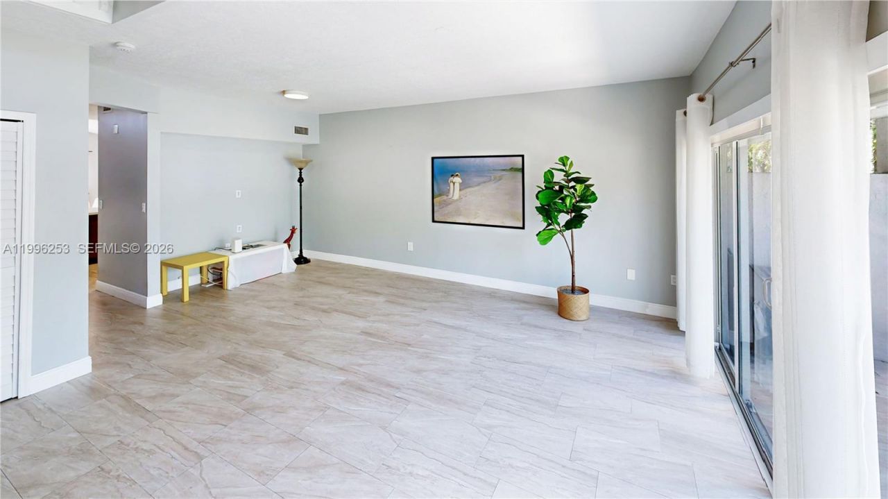 10101 SW 154th Cir Ct, Unit 107, Miami, FL 33196 Photo