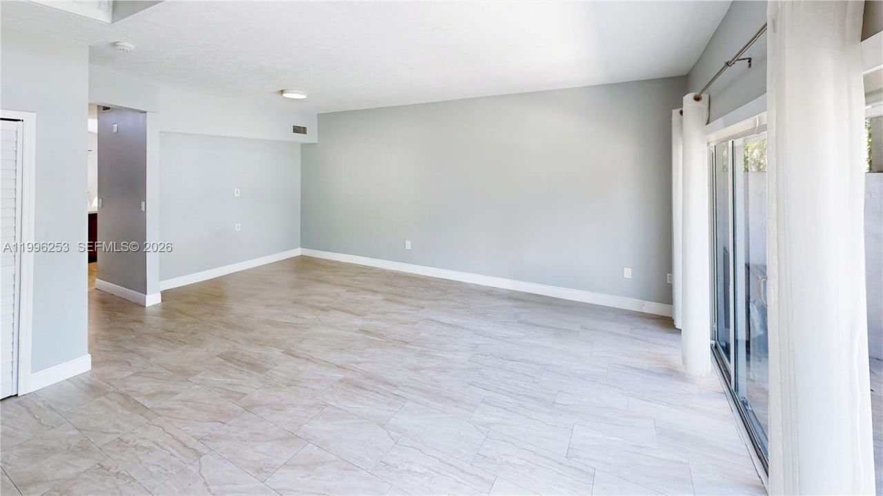 10101 SW 154th Cir Ct, Unit 107, Miami, FL 33196 Photo