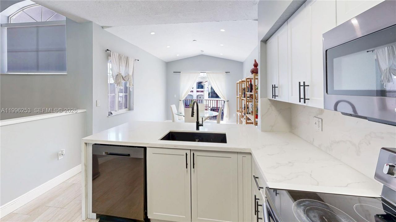 10101 SW 154th Cir Ct, Unit 107, Miami, FL 33196 Photo