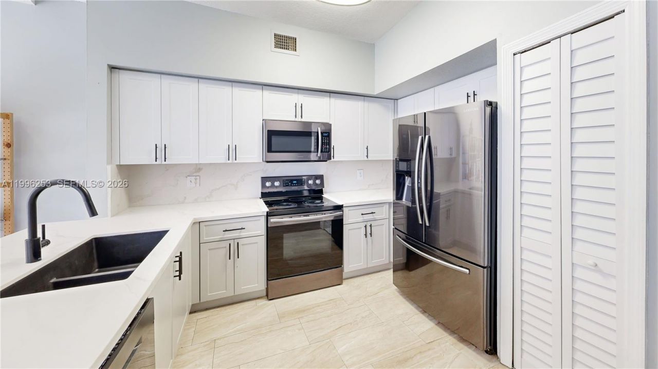 10101 SW 154th Cir Ct, Unit 107, Miami, FL 33196 Photo