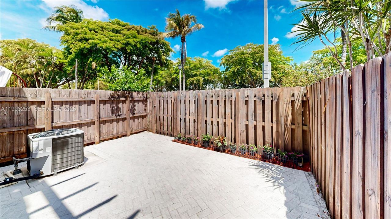 10101 SW 154th Cir Ct, Unit 107, Miami, FL 33196 Photo