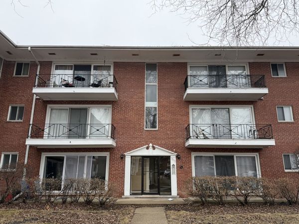 10115 Old Orchard Court, Unit 102, Skokie, IL 60076