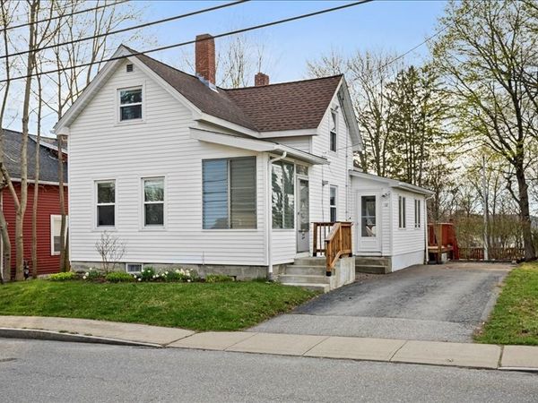 12 New St, Webster, MA 01570