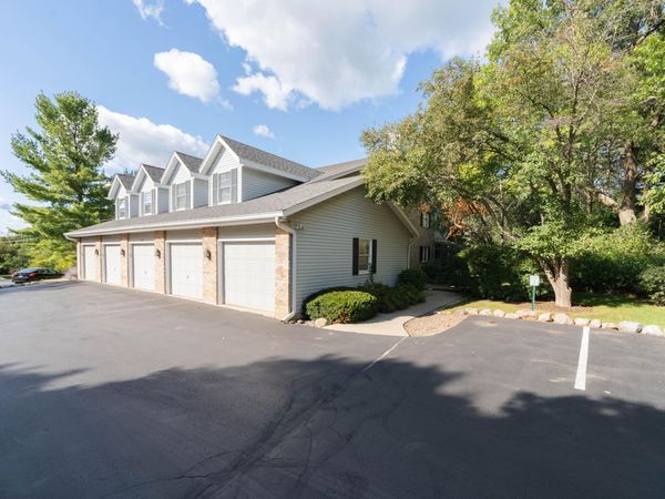 2357 Quail Hollow Ct, Unit D, Delafield, WI 53018
