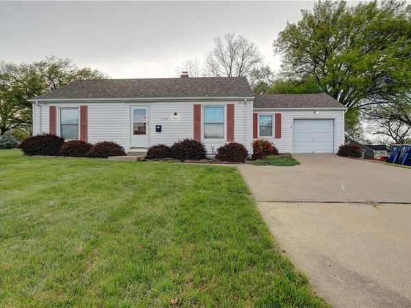 7726 Sni A Bar Road, Kansas City, MO 64129