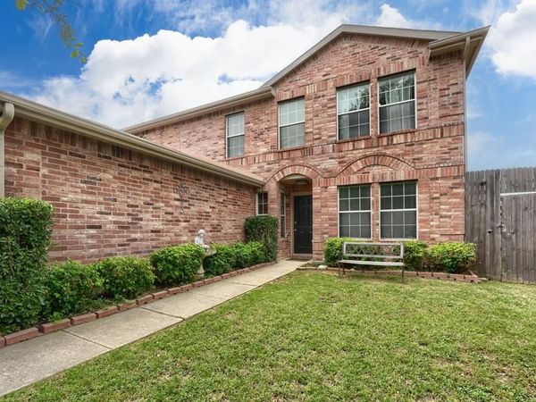 2203 Wagon Wheel Trail, Corinth, TX 76208