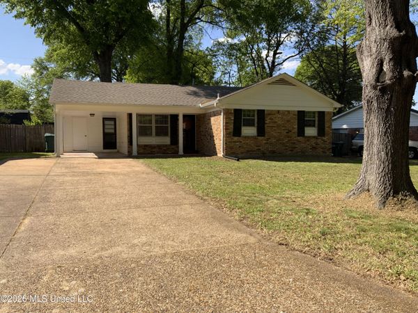 8313 Dottley Drive, Southaven, MS 38671