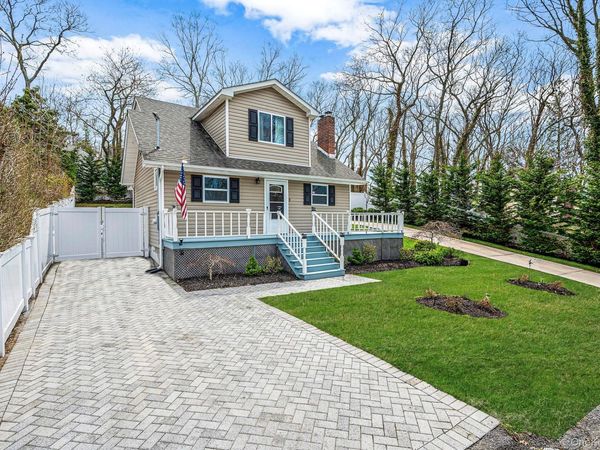 38 Hawthorne Road , Rocky Point, NY 11778